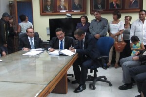 Profesor Alcides Muñoz